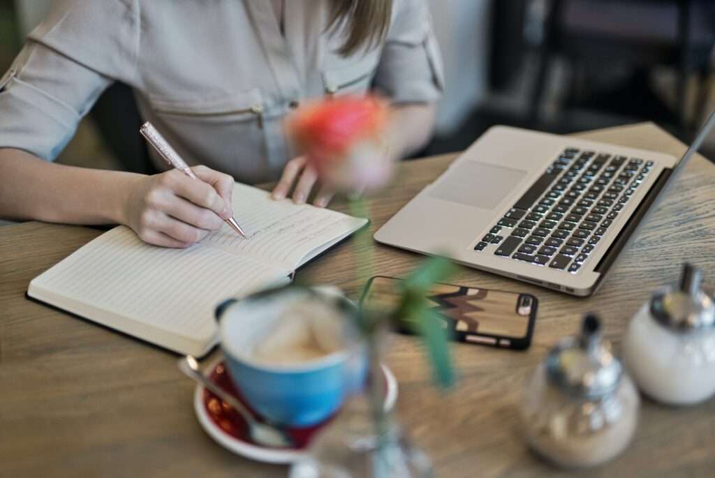 Effective Strategies for Social Media Marketing 1 social media marketing